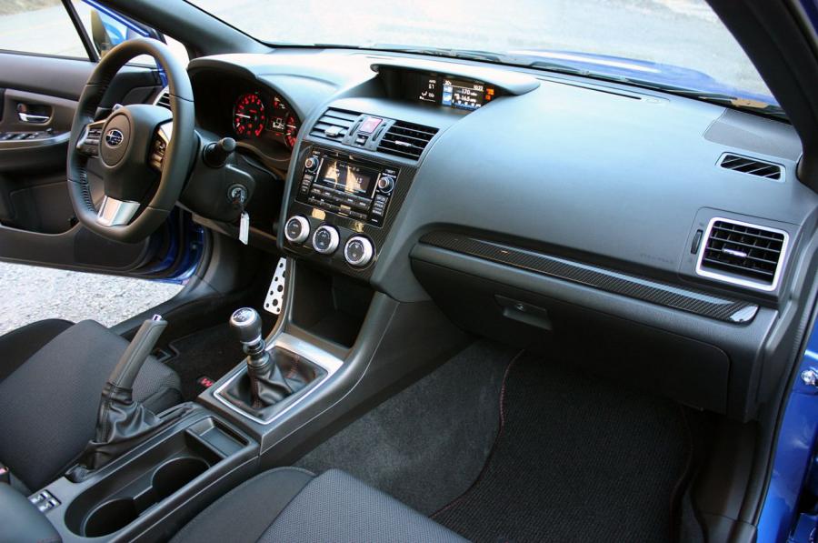  Subaru WRX 2015 года  (фото 30 из 115)
